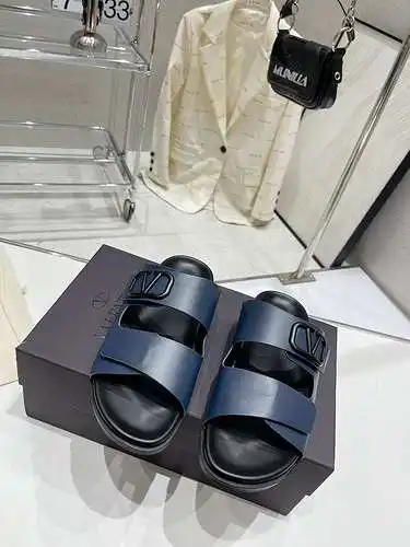 Zapatos Valentino para hombre y mujer Código: 0319B60 Talla: Mujer 35-40/Hombre 39-45