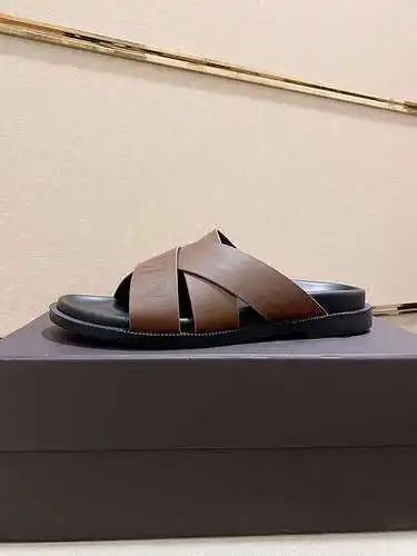 Zapatos de hombre Valentino Código: 0313B50 Talla: 38-45 (45 se puede personalizar)