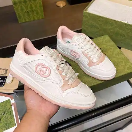 Zapatos GUCCI para hombre y mujer Código: 0415C00 Talla: Mujer 35-40 / Hombre 39-45