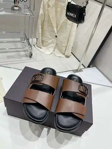 Zapatos Valentino para hombre y mujer Código: 0319B60 Talla: Mujer 35-40/Hombre 39-45