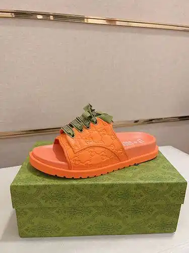 Zapatos de hombre de marca compartida* Gucci LV Código: 0324B00 Talla: 38-44