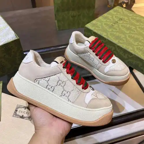 Zapatos GUCCI para hombre y mujer Código: 0415C20 Talla: Mujer 35-40 Hombre 39-45.