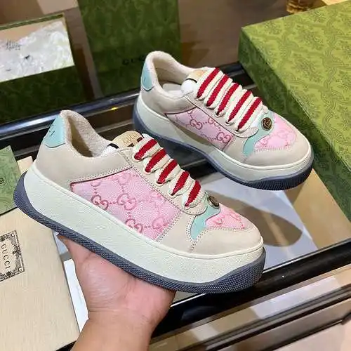 Zapatos GUCCI para hombre y mujer Código: 0415C20 Talla: Mujer 35-40 Hombre 39-45.