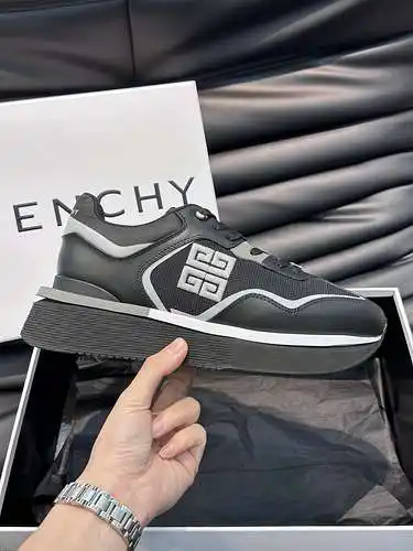 Zapatos de hombre Givenchy Código: 0414C00 Talla: 38-44 (45 personalizados)