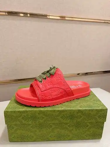 Zapatos de hombre de marca compartida* Gucci LV Código: 0324B00 Talla: 38-44