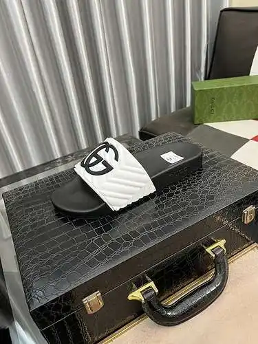 Zapatos GUCCI para hombre y mujer Código: 0302A40 Talla: 36-46 (45.46 no reembolsable)
