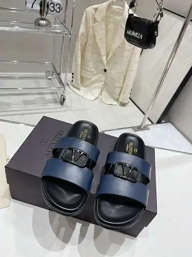 Zapatos Valentino para hombre y mujer Código: 0319B60 Talla: Mujer 35-40/Hombre 39-45