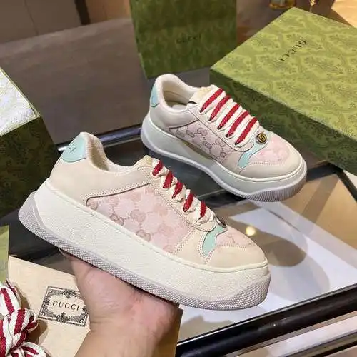Zapatos GUCCI para hombre y mujer Código: 0415C20 Talla: Mujer 35-40 Hombre 39-45.