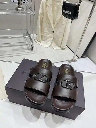 Zapatos Valentino para hombre y mujer Código: 0319B60 Talla: Mujer 35-40/Hombre 39-45