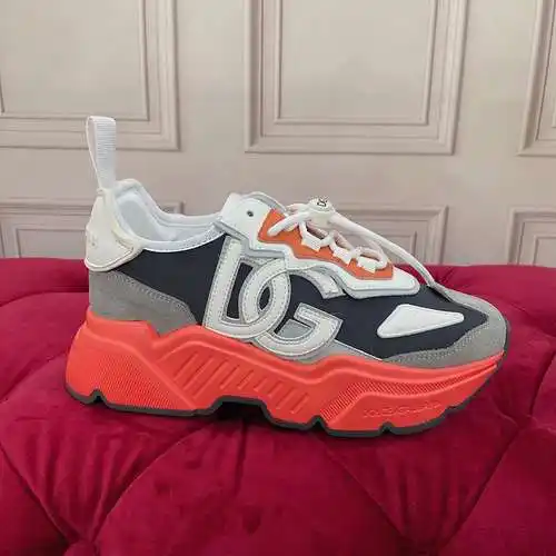 Zapatos Dolce & Gabbana Hombre y Mujer Código: 0410C60 Talla: Mujer 35-41 Hombre 39-45 Tallas Es