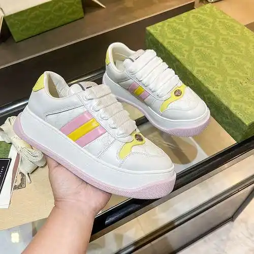 Zapatos GUCCI para hombre y mujer Código: 0415C40 Talla: Mujer 35-40 Hombre 39-45.