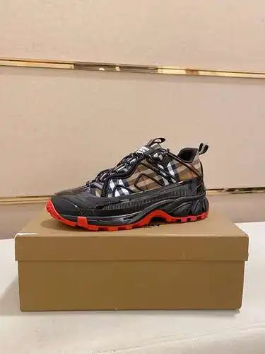 Zapatos de hombre Burberry Código: 0408C70 Talla: 38-44 (se puede personalizar a 45.46)