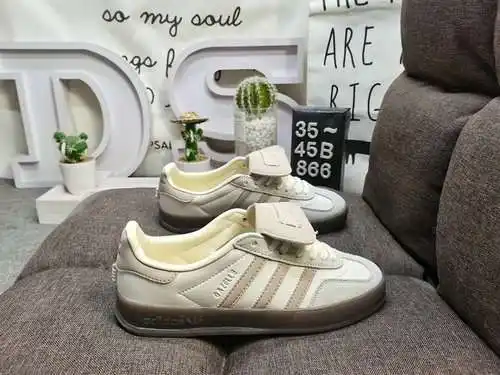 866D Zapatillas de deporte de corte bajo, ligeras y resistentes al desgaste casual para interiores G