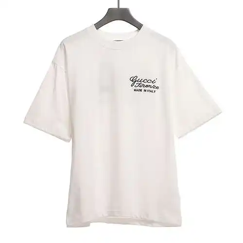 GC Gucci short sleeves with embroidered letters on the front and back