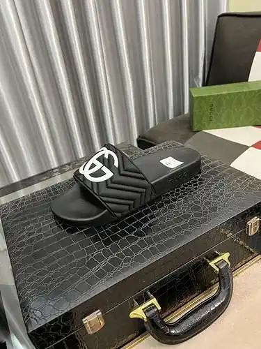 Zapatos GUCCI para hombre y mujer Código: 0302A40 Talla: 36-46 (45.46 no reembolsable)