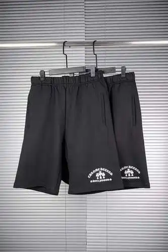 Crow heart embroidered shorts