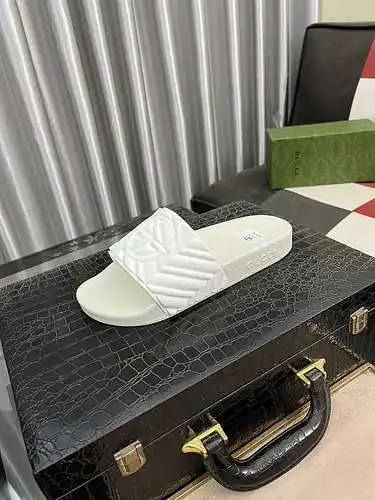 Zapatos GUCCI para hombre y mujer Código: 0302A40 Talla: 36-46 (45.46 no reembolsable)