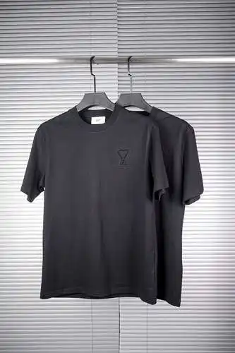 Ami love embossed short sleeves black
