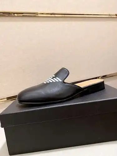 Zapatos de hombre GUCCI Código: 0327B40 Talla: 38-44 (se puede personalizar a 45, no reembolsable)