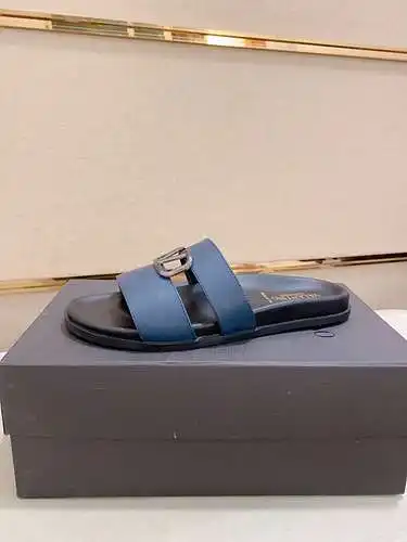 Zapatos de hombre Valentino Código: 0313B50 Talla: 38-45 (45 se puede personalizar)