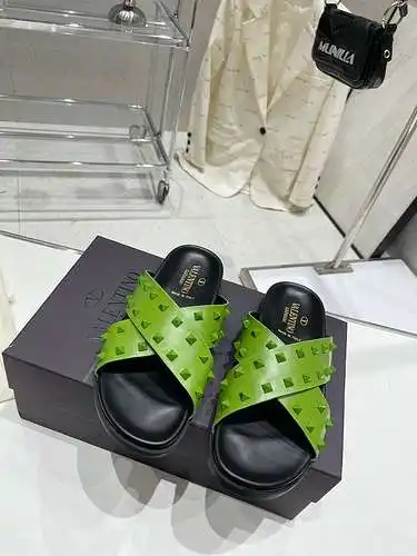 Zapatos Valentino para hombre y mujer Código: 0319B60 Talla: Mujer 35-40/Hombre 39-45