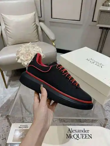 McQueen* Zapatos para hombre y mujer Código: 0415C40 Talla: Mujer 34-41. Hombres 38-46 (El tamaño de