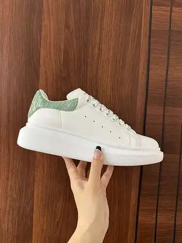 McQueen* Zapatos para hombre y mujer Código: 0415C40 Talla: Mujer 34-41. Hombres 38-46 (El tamaño de