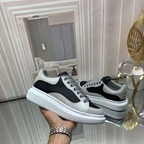 McQueen* Zapatos para hombre y mujer Código: 0415C40 Talla: Mujer 34-41. Hombres 38-46 (El tamaño de