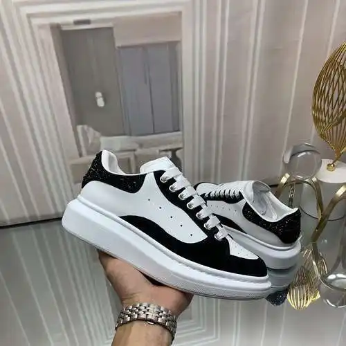 McQueen* Zapatos para hombre y mujer Código: 0415C80 Talla: Mujer 34-41. Hombres 38-46 (El tamaño de