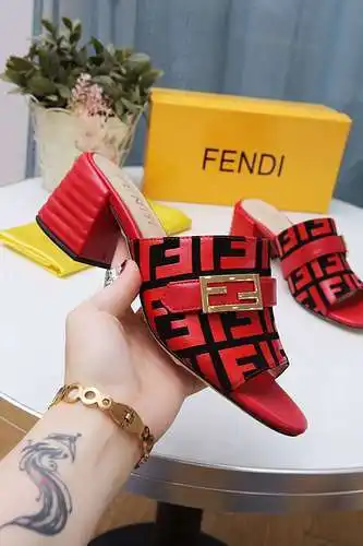 Las últimas sandalias de F&D Fendi ya están en el mercado. Tamaño: 34-43Q27FS19