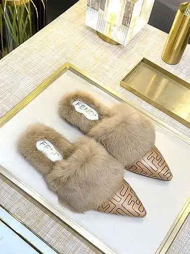 FENDI Zapatillas Fendi genuinas con punta en punta de piel de conejo Tamaño: 35-41 (41 personalizado