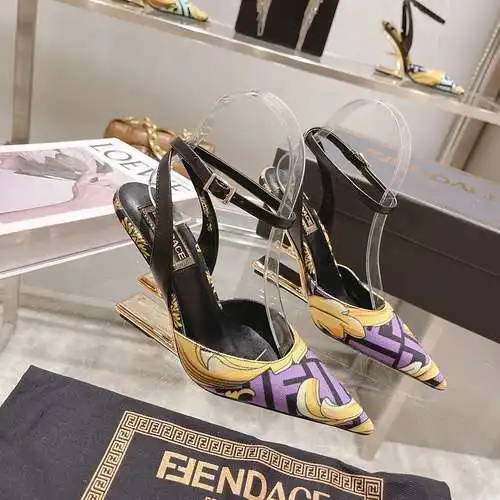 Tamaño Fendi: 35-40Q62YS31