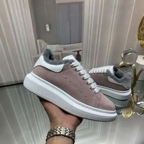 McQueen* Zapatos para hombre y mujer Código: 0318C30 Talla: Mujer 34-41., Hombre 38-46 Observaciones