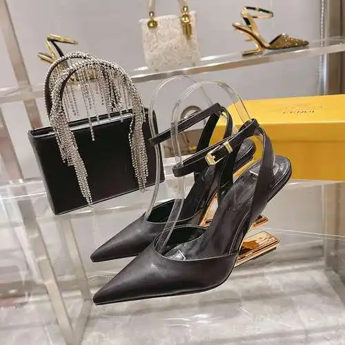 Tamaño Fendi: 35-40Q62YS33