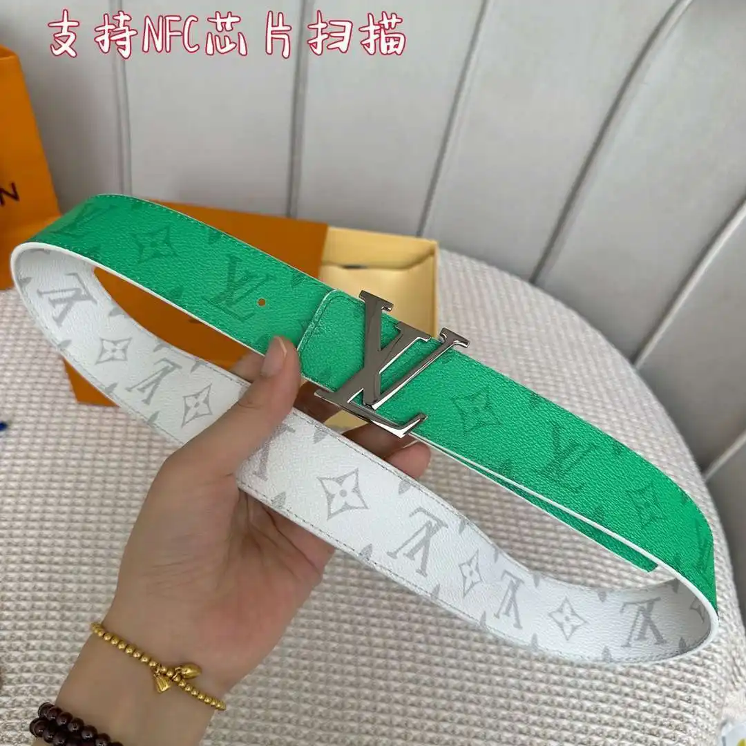 S179801250 (193).webp