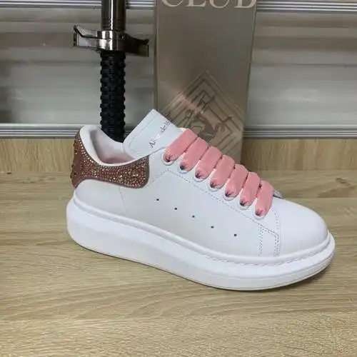 McQueen* Zapatos para hombre y mujer Código: 0318C70 Talla: Mujer 34-41., Hombre 38-46 Observaciones