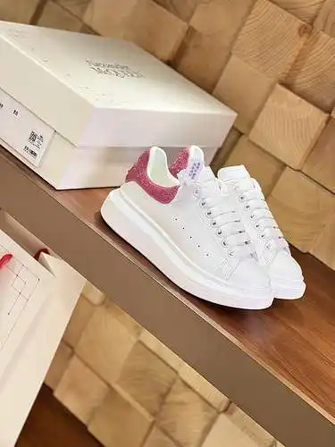 McQueen* Zapatos para hombre y mujer Código: 0318C70 Talla: Mujer 34-41., Hombre 38-46 Observaciones