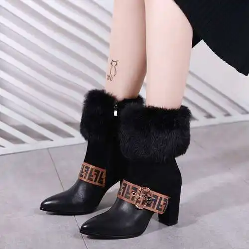FENDI Nuevas botas cortas de piel de conejo de Fendi talla: 35-41 (41 personalizadas) Q62YS30