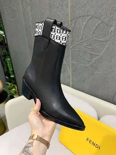 FEND tamaño de botas puntiagudas súper populares: 35-40Q86CX27