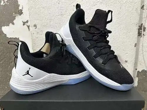 Jordan Ultra.Fly 2 Mayordomo Blanco y Negro