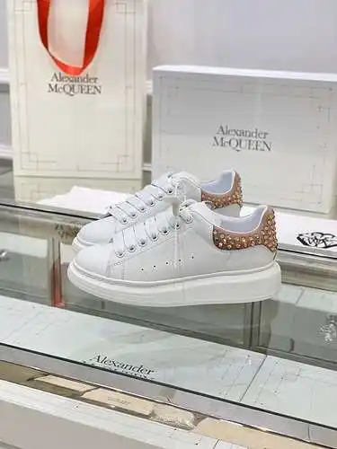 McQueen* Zapatos para hombre y mujer Código: 0318C70 Talla: Mujer 34-41., Hombre 38-46 Observaciones