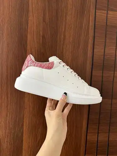 McQueen* Zapatos para hombre y mujer Código: 0415C40 Talla: Mujer 34-41. Hombres 38-46 (El tamaño de