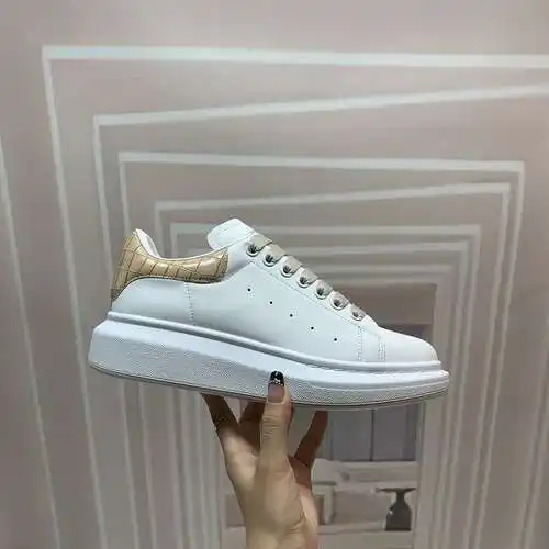 McQueen* Zapatos para hombre y mujer Código: 0415C40 Talla: Mujer 34-41. Hombres 38-46 (El tamaño de