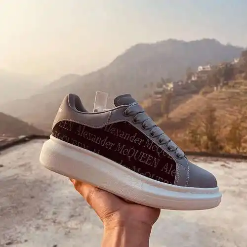 McQueen* Zapatos para hombre y mujer Código: 0318C30 Talla: Mujer 34-41., Hombre 38-46 Observaciones