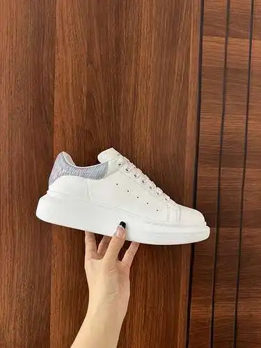McQueen* Zapatos para hombre y mujer Código: 0415C40 Talla: Mujer 34-41. Hombres 38-46 (El tamaño de