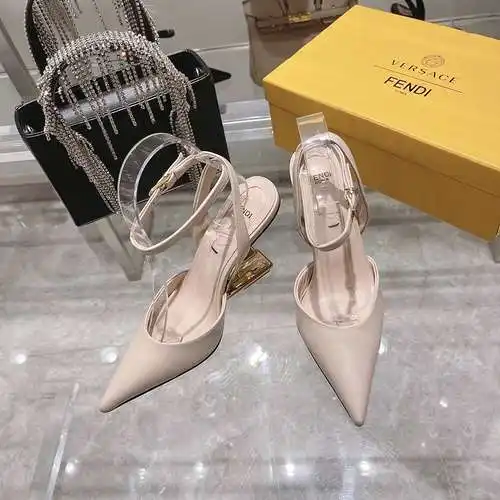 Tamaño Fendi: 35-40Q62YS33