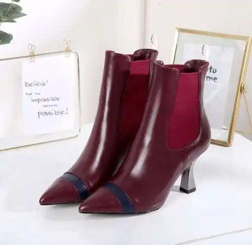 FENDI Nuevas botas cortas de Fendi talla: 35-41 (41 personalizadas) Q62YS28