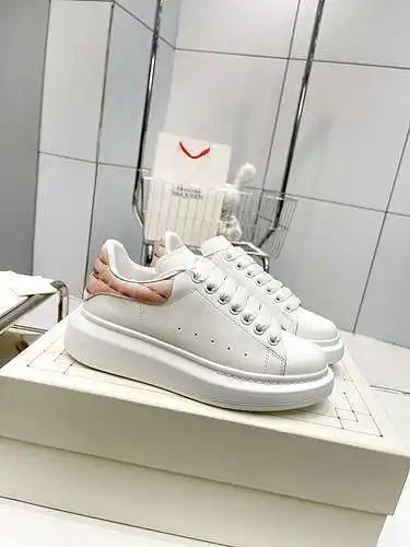 McQueen* Zapatos para hombre y mujer Código: 0318C30 Talla: Mujer 34-41., Hombre 38-46 Observaciones