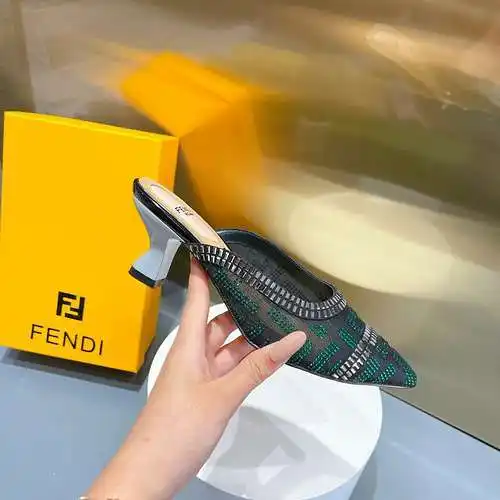 Talla Fendi: 35-40 (41 personalizados) Q62YS21