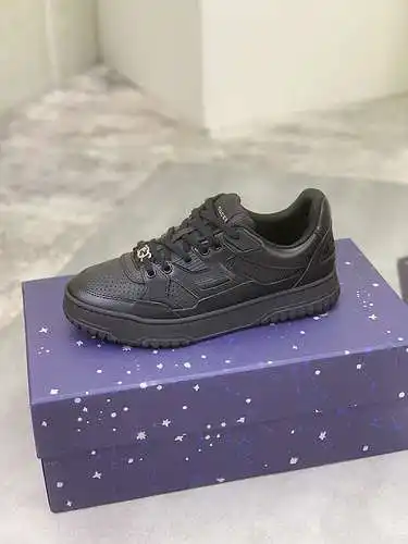Zapatos GUCCI para hombre y mujer Código: 0426C10 Talla: Mujer 35-40 Hombre 39-45